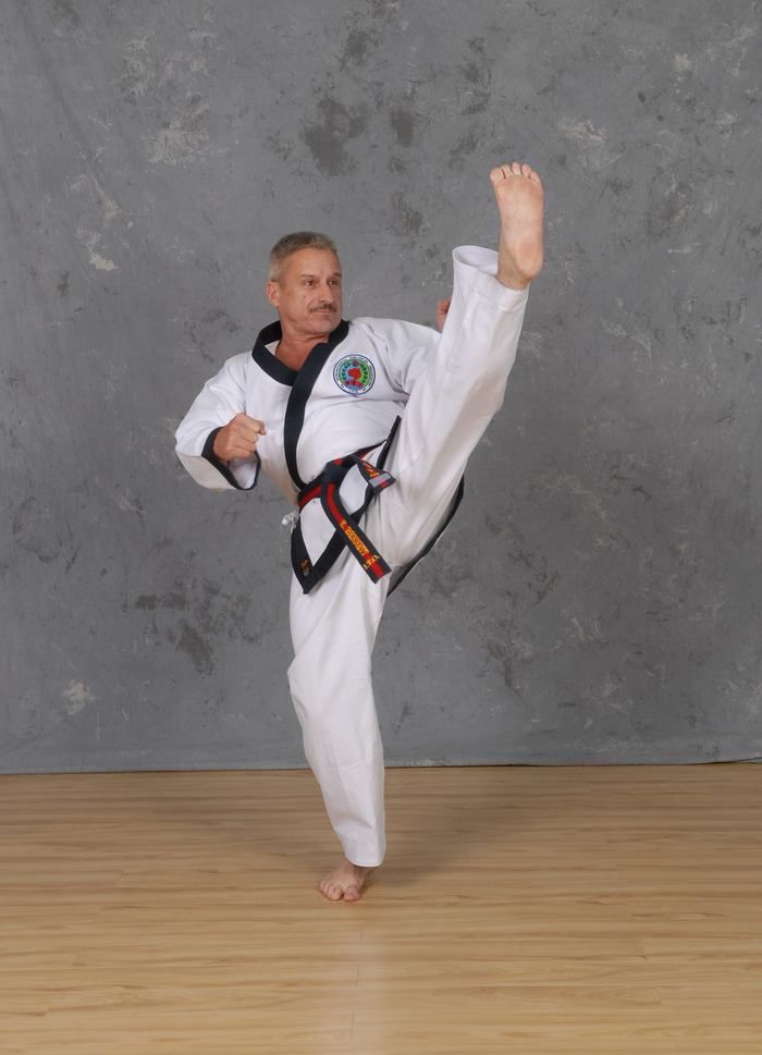 <center>2022 EXCELLENCE IN TEACHING AWARD: MASTER KEITH BENNETT<center>